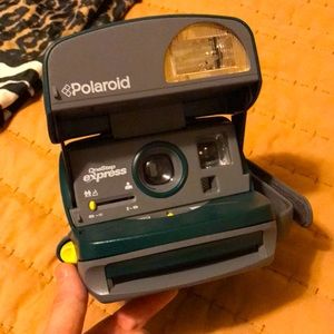 **VINTAGE** Polaroid camera 
Printout photos